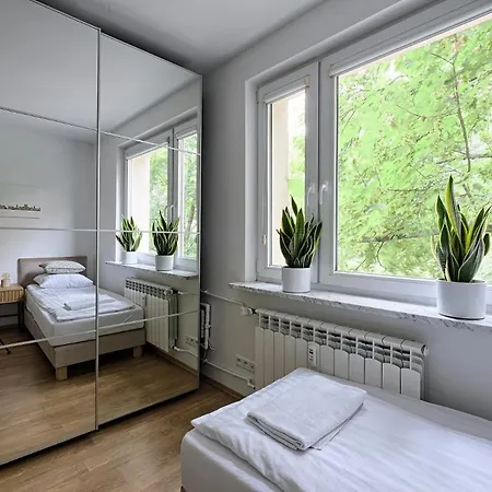 Urbannestgroup - Sonaty 6c